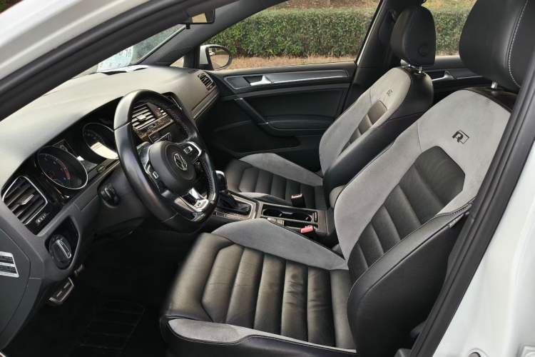 Used Volkswagen Golf 2016 1.4TSI Automatic R-Line
