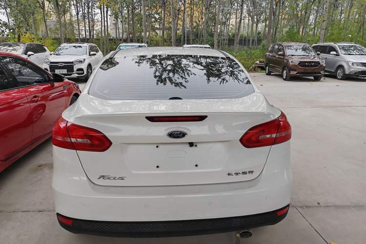 Used Ford Focus 2015 Sedan 1.6L Automatic Comfort Model
