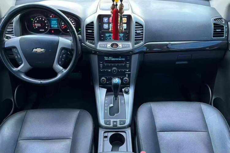 Used Chevrolet Captiva 2015 2.4L 4x4 Flagship Edition 7-Seater
