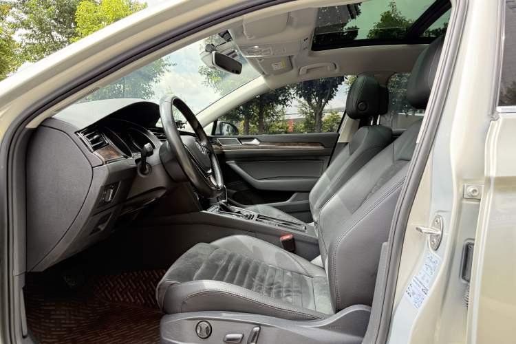 Used Volkswagen Magotan 2018 330TSI DSG Luxury Model
