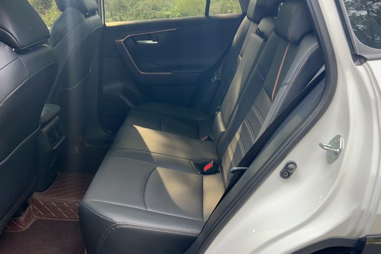 Used Toyota Wildlander 2024 2.0L CVT 4x4 Luxury PLUS Edition
