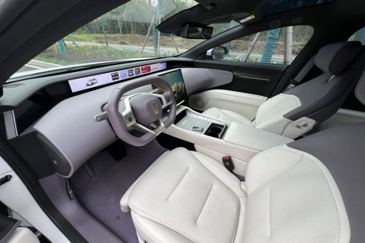 Used  12 2025 Ultra Extended-Range Edition
