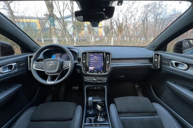 Used Volvo C40 2022 Long-Range PRO Version
