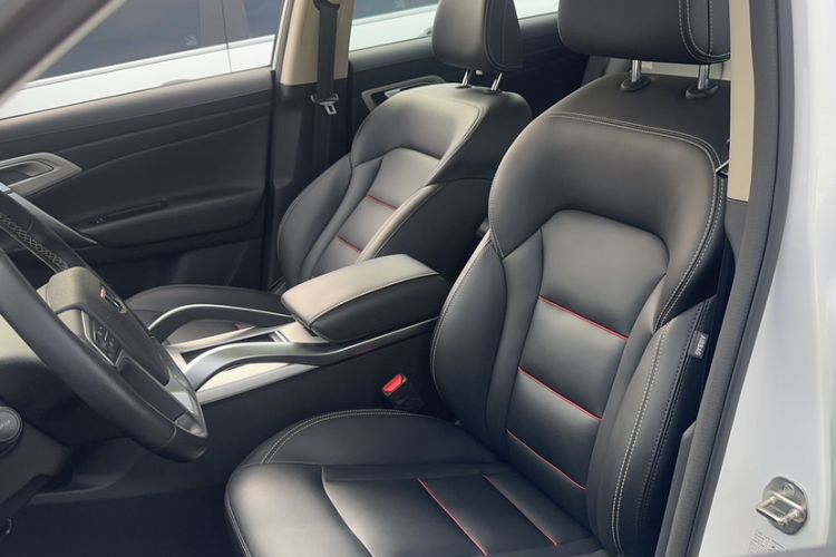 Used Geely Auto Emgrand X7 Sport 2018 1.8TD Automatic Two-Wheel Drive Smart Connect 4G Internet Edition
