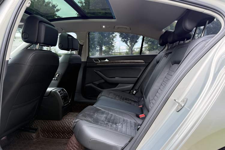 Used Volkswagen Magotan 2018 330TSI DSG Luxury Model
