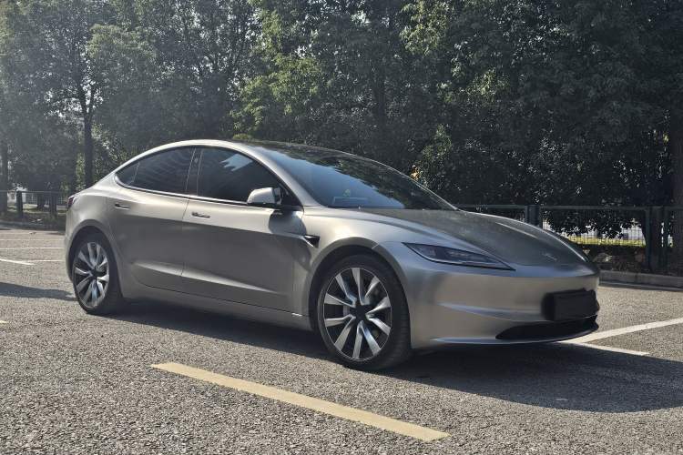 Used Tesla Model 3 2023 Long-Range All-Wheel-Drive Version