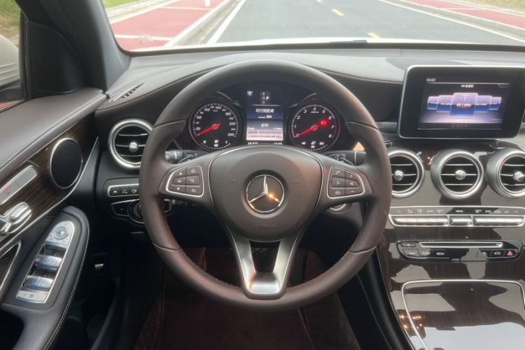 Used Mercedes-Benz GLC 2019 Facelift GLC 260 L 4MATIC Luxury Model
