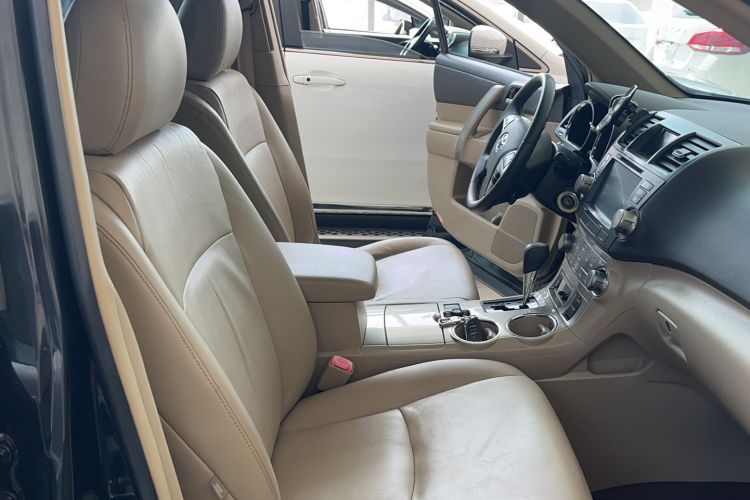 Used Toyota Highlander 2012 2.7L Two-Wheel Drive 7-Seater Luxury Edition
