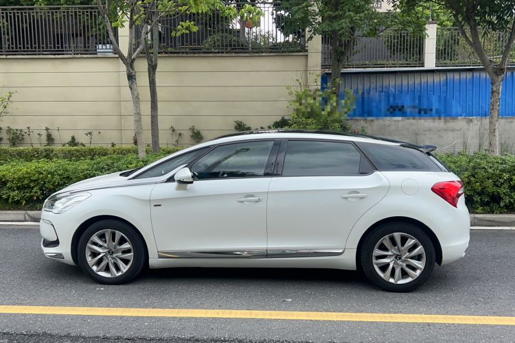 Used  5 2015 1.6T Luxury Edition THP160
