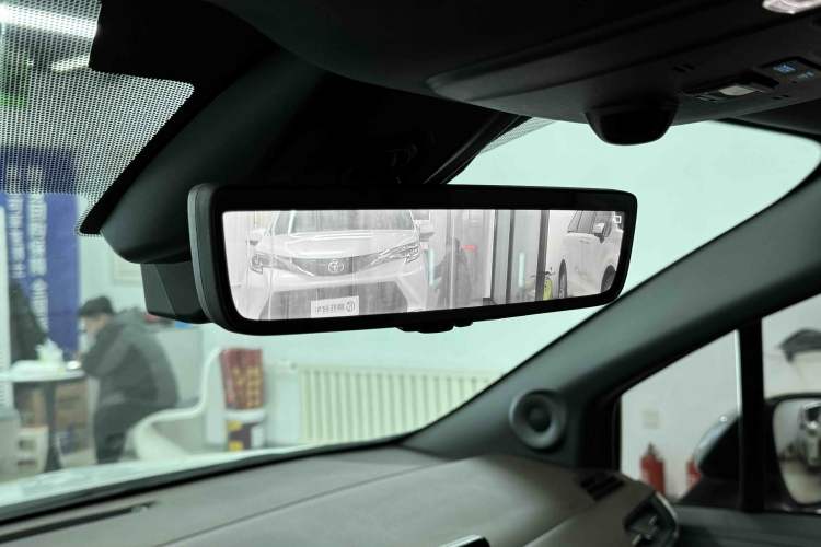 Used Toyota Sienna 2021 2.5L Hybrid Platinum Edition