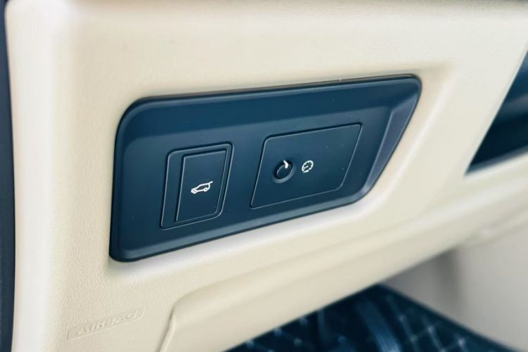 Used Land Rover Discovery Sport 2016 2.0T HSE
