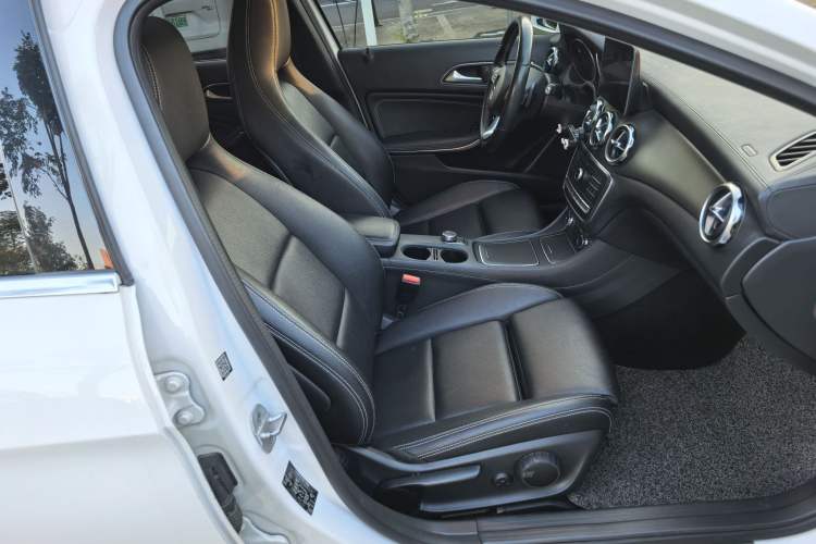 Used Mercedes-Benz GLA 2017 GLA 220 4MATIC Fashion Model