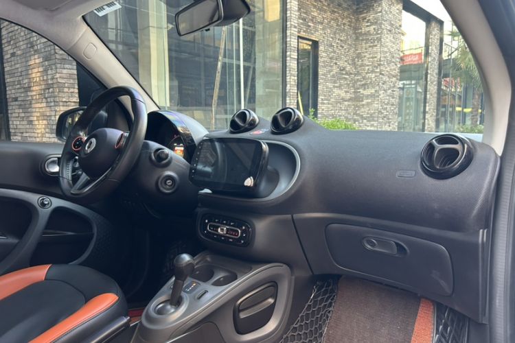 Used  fortwo 2015 1.0L 52 kW Hardtop Passion Edition

