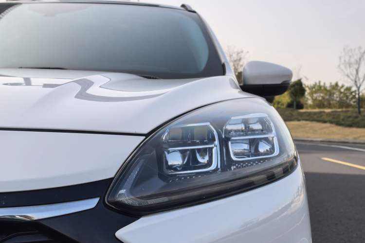 Used Ford Escape 2020 EcoBoost 245 Two-Wheel-Drive Titanium Edition
