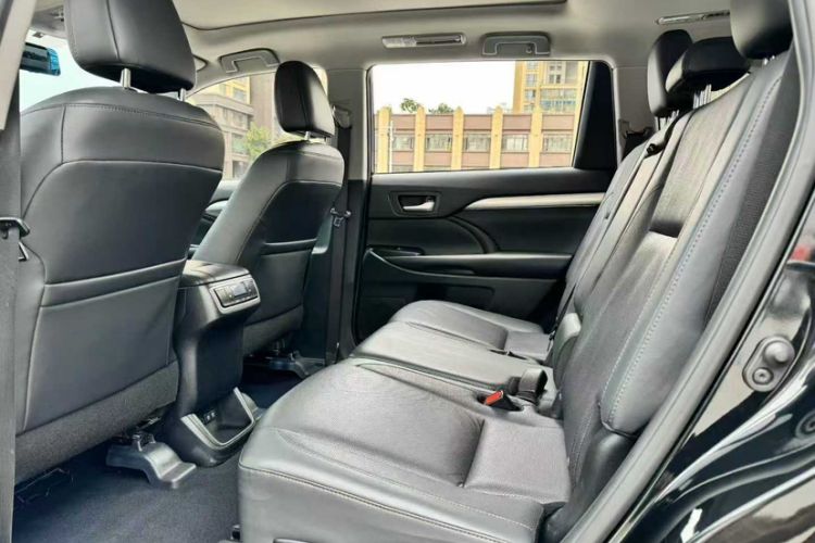 Used Toyota Highlander 2018 2.0T Four-Wheel Drive Prestige Version 7 Seats China VI Standard
