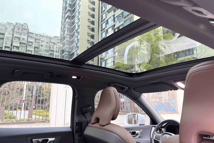 Used Volvo XC60 2025 B5 4x4 Smart Luxury Edition