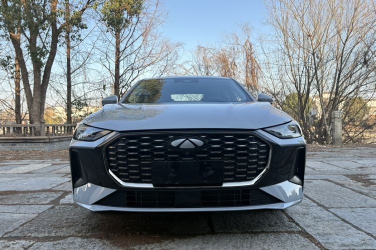 Used Chery Fengyun A8L 2025 1.5 TGDI 145 km Luxury Version