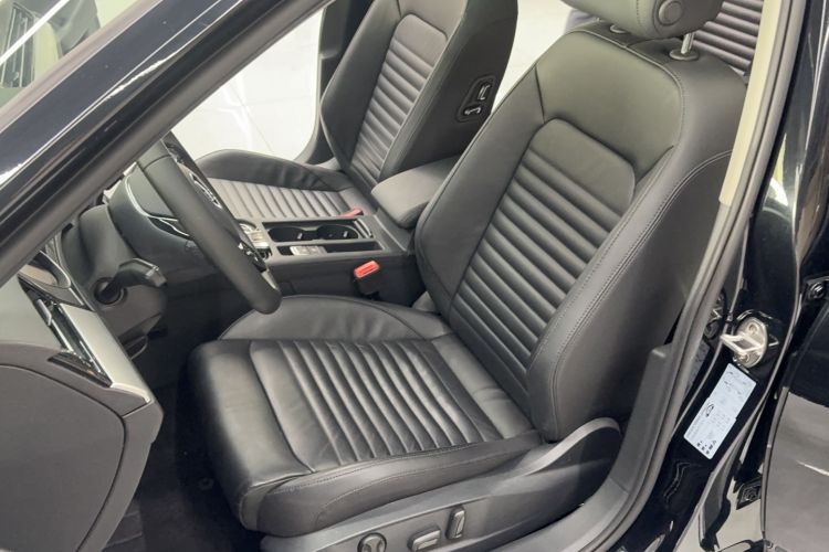 Used Volkswagen Magotan 2018 280TSI DSG Leading Model
