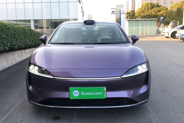 Used Hima Luxeed S7 2025 855 km Max
