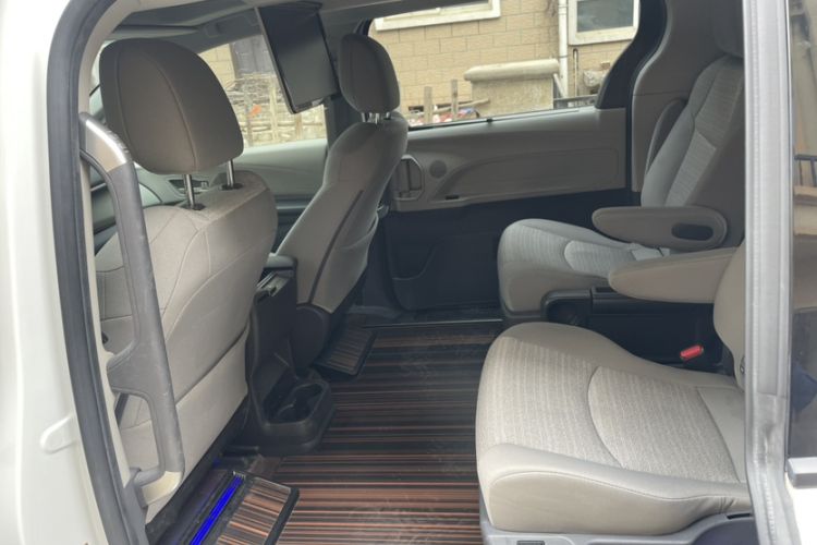 Used Toyota Sienna 2023 2.5L Hybrid Comfort Edition
