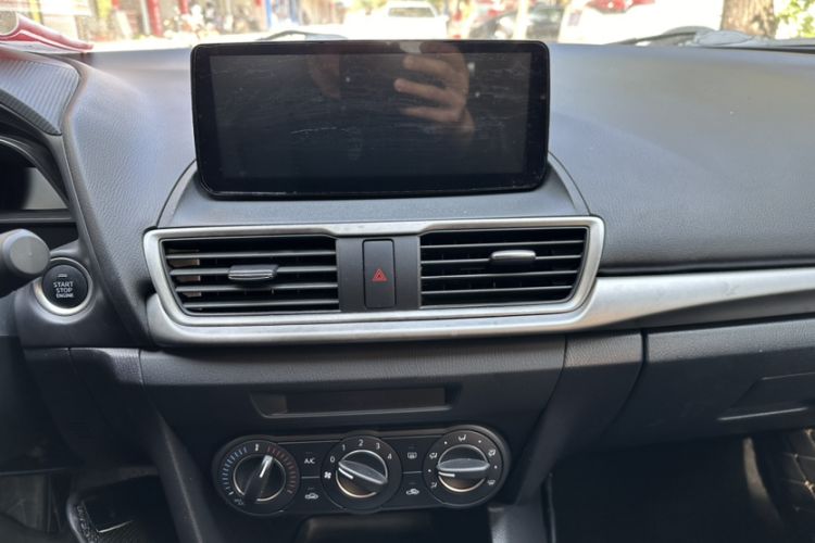 Used Mazda Mazda 3 Axela 2019 Cloud-Controlled Version Sedan 1.5L Automatic Comfort Trim China VI Standard
