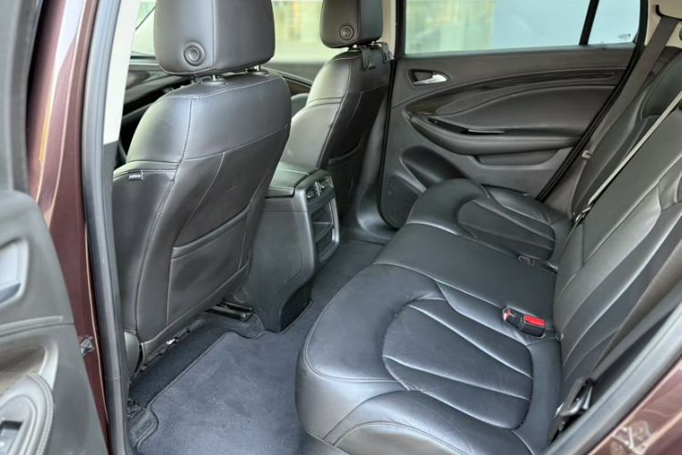 Used Buick Envision 2018 20T Two-Wheel-Drive Elite Model
