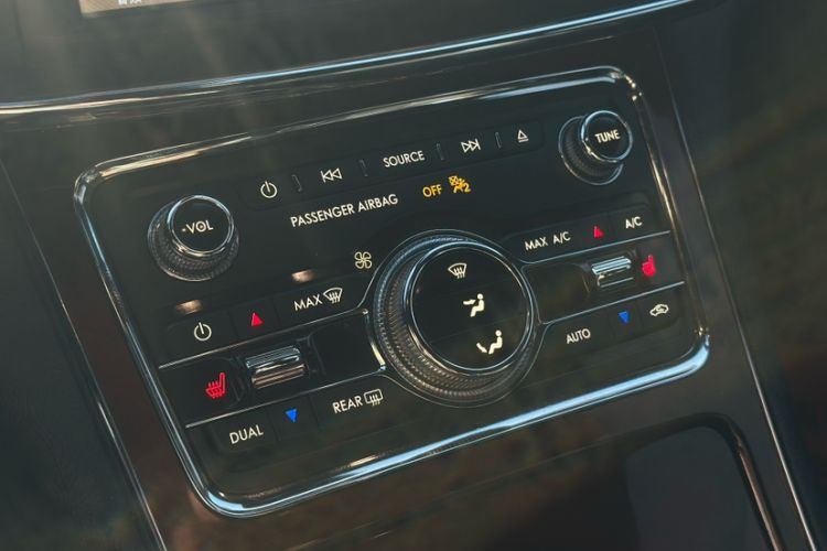 Used Lincoln Continental 2017 2.0T Two-Wheel Drive Deluxe Edition
