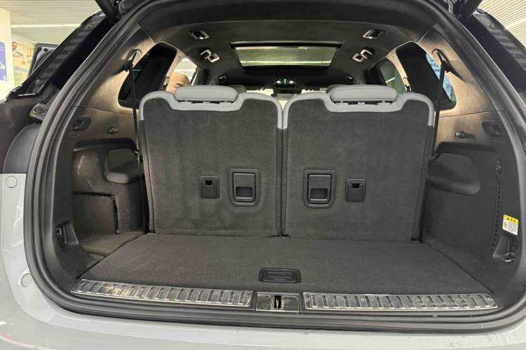 Used Nio ES8 2020 580 km Range Signature Edition Six-Seater Version
