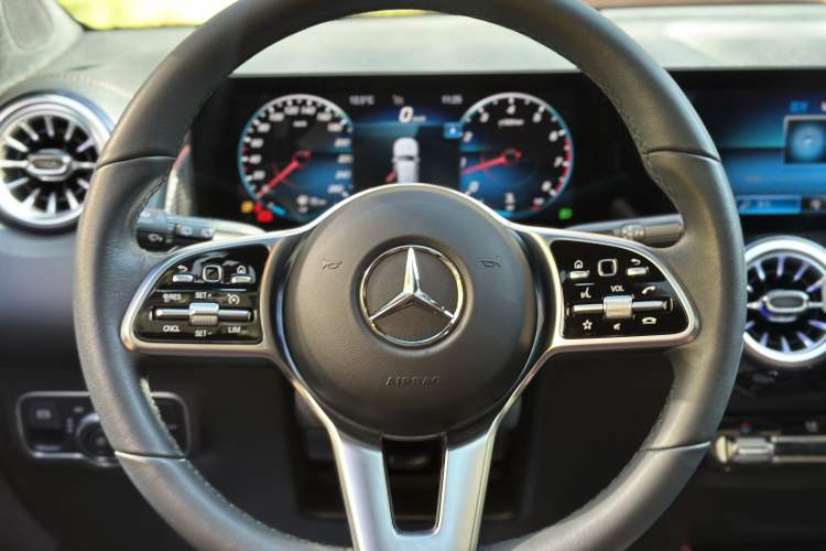 Used Mercedes-Benz GLB 2022 GLB 220 Fashion Model
