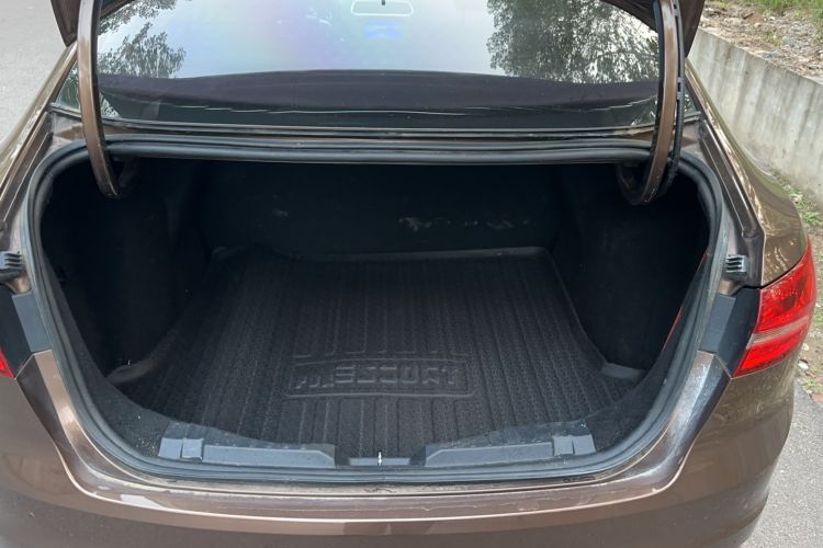 Used Ford Escort 2017 Happiness Edition 1.5L Automatic Fashion Version
