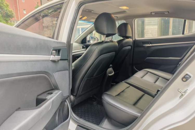 Used Hyundai Elantra 2016 1.6L Automatic ZhiXuan – Elite Version
