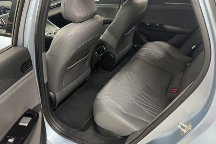 Used  L6 2025 EM-i 140km Starship Edition