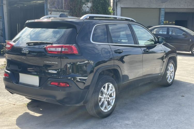 Used  Cherokee 2017 2.0L Superior Edition
