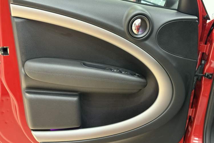 Used  Countryman 2014 1.6L COOPER Fun
