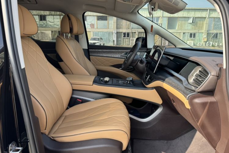 Used Denza D9 2024 DM-i 980 Four-Wheel Drive Prestige Model