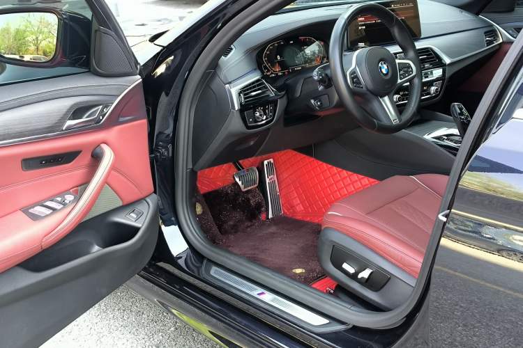 Used BMW 5 Series 2022 Second Facelift 530Li Leading Edition M Sport Package
