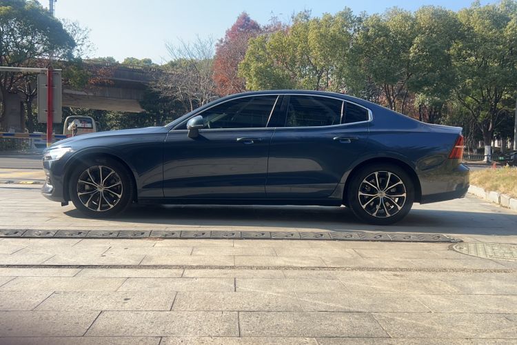 Used Volvo S60 2022 B4 Zhiyi Luxury Edition