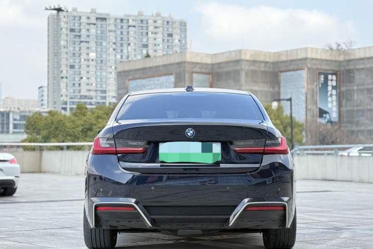 Used BMW i3 2022 eDrive 35 L
