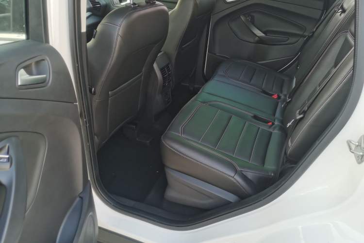 Used Ford Kuga 2018 EcoBoost 180 Two-Wheel-Drive Platinum Edition
