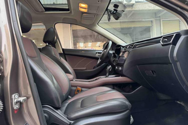 Used Dongfeng Fengon 580 2017 Revised Version 1.5T CVT Luxury Edition
