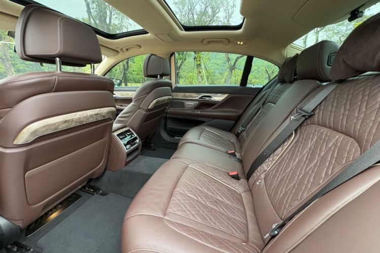 Used BMW 7 Series 2019 Restyled 740Li Leading Luxury Package
