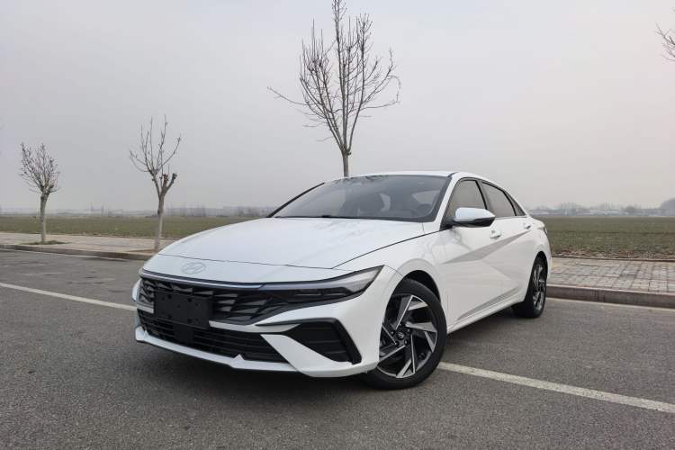 Used Hyundai Elantra 2023 1.5L CVT LUX Prestige Edition