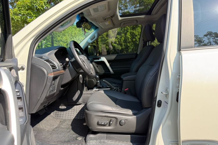 Used Toyota Prado 2018 3.5L Automatic TX
