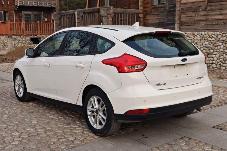 Used Ford Focus 2018 Hatchback Classic 1.6L Automatic Trendy SmartDrive Edition