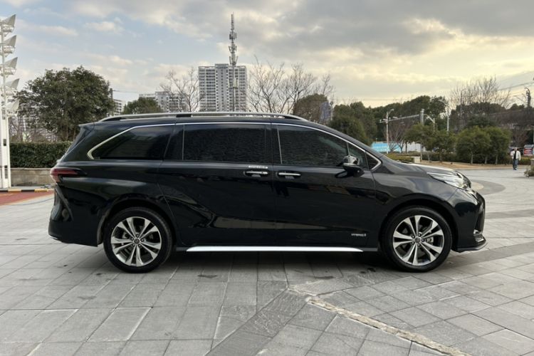 Used Toyota Granvia 2024 2.5L Hybrid Comfort Edition