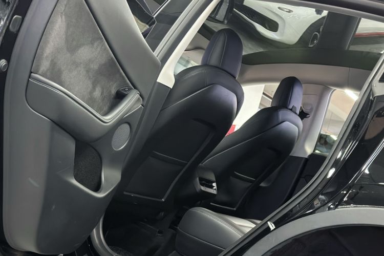 Used Tesla Model Y 2022 Long-Range All-Wheel-Drive Version
