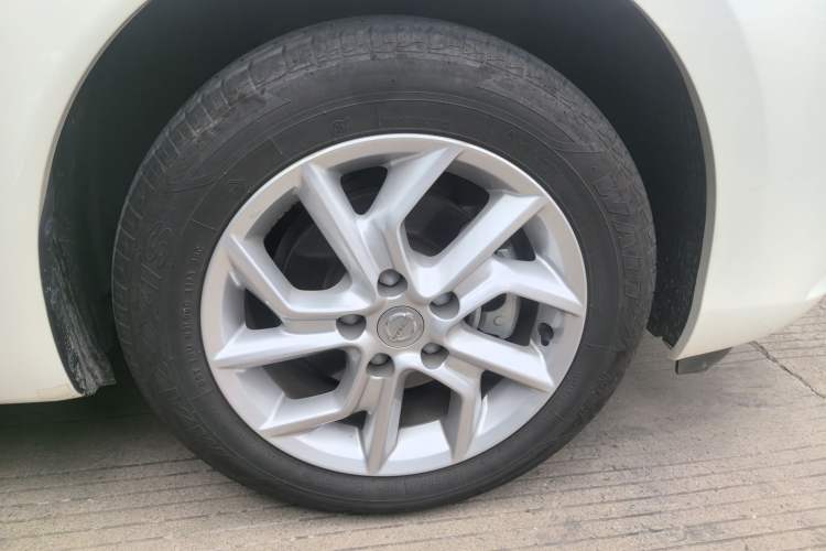 Used Nissan Tiida 2023 1.6L CVT Cool Dynamic Edition
