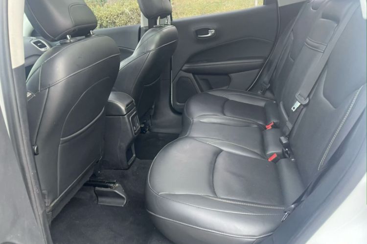 Used  Compass 2017 200T Automatic Family Edition
