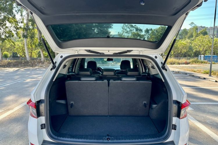 Used Skoda Kodiaq 2019 Facelifted TSI330 7-Seater Two-Wheel-Drive Luxury Enjoyment Edition China VI Standard
