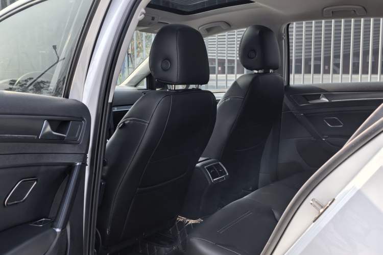 Used Volkswagen Golf 2017 230TSI Automatic Comfort Edition – Celebrating Milestone of One Million Units
